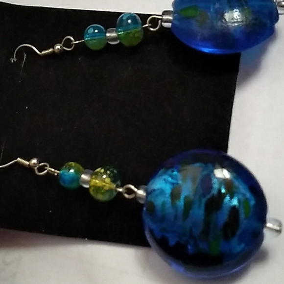 Earrings - Picture 1 of 4